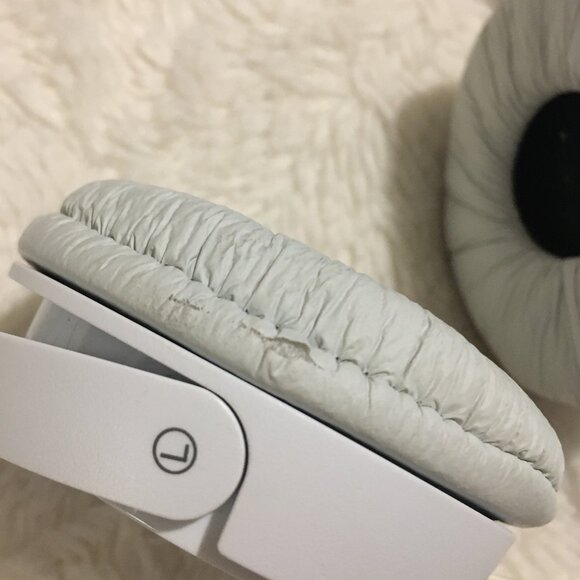 Sony Headband Headphones - Picture 5 of 6